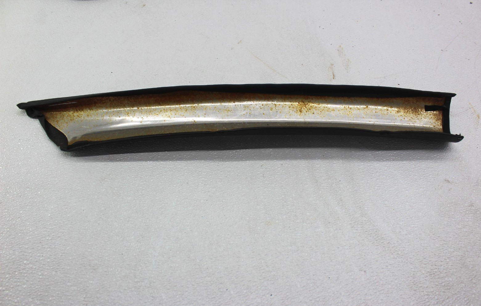 99-01 FERRARI 456 M RIGHT PASSENGER PILLAR TRIM