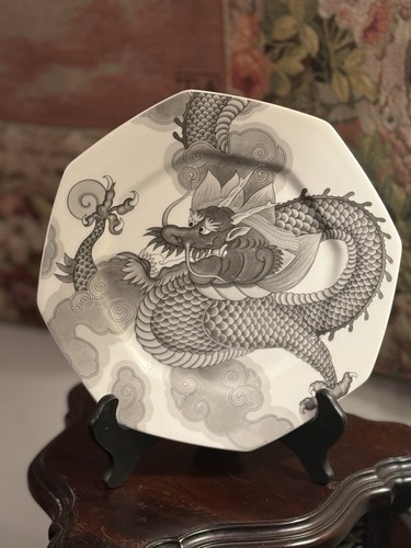 Vintage Dragon Mikasa Mythology Onyx Japan Bone China Plate, Grey (rare) $23 - Picture 8 of 12