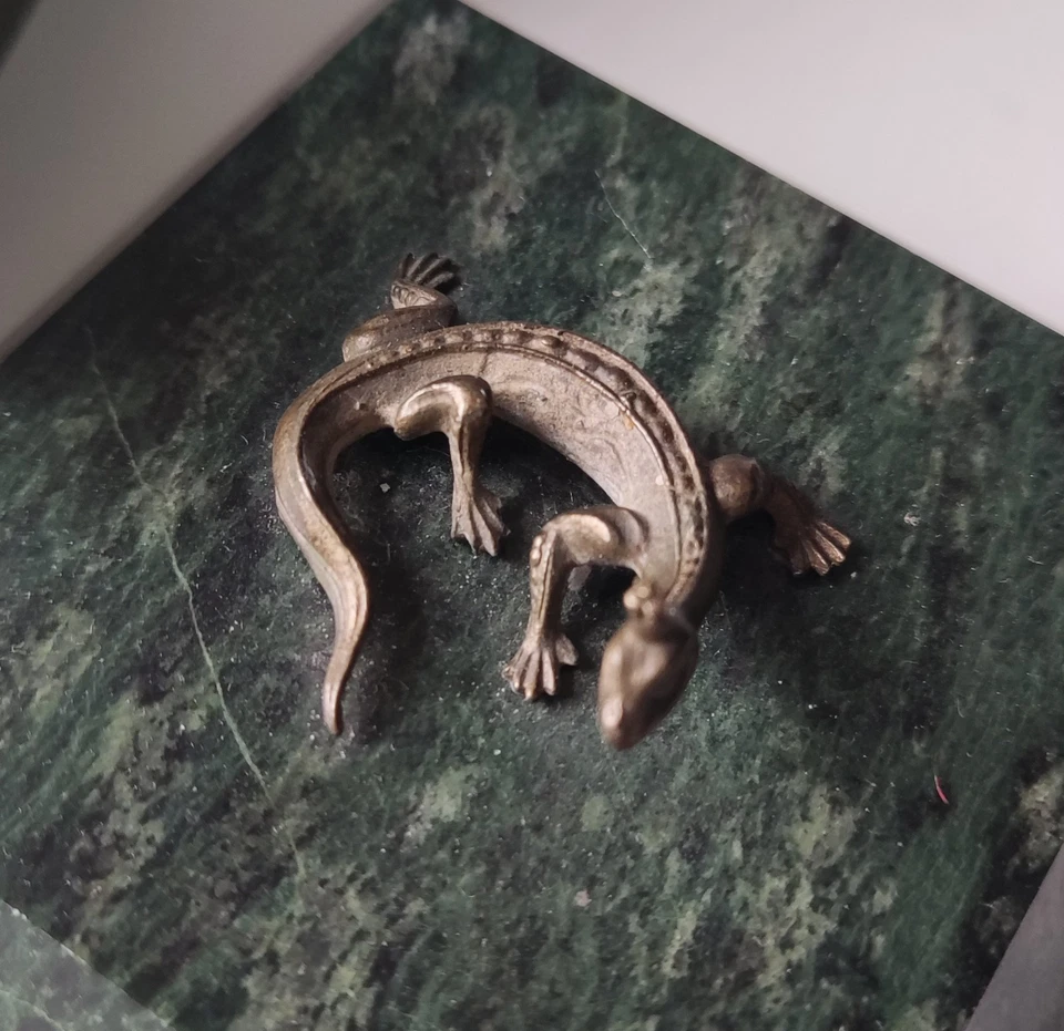 Boite en marbre et statuette salamandre lézard en bronze - Photo 2/4