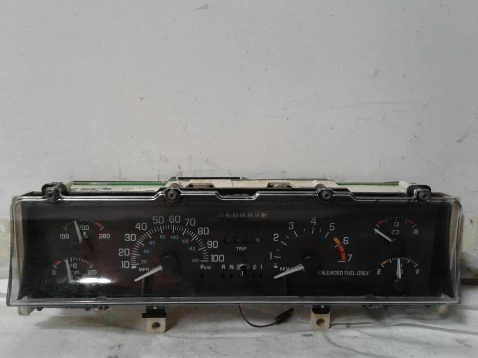 Medidor de velocímetro usado se adapta a: 1995 Buick Park Avenue analógico con tacómetro con aceite pr Foto 3 de 4