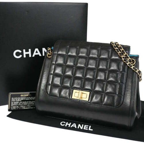 Chanel Borsa a tracolla barretta di cioccolato - Foto 1 di 17