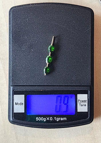 ๐ 10k Solid Yellow Gold & Emerald Gemstone Pendant - Picture 8 of 11