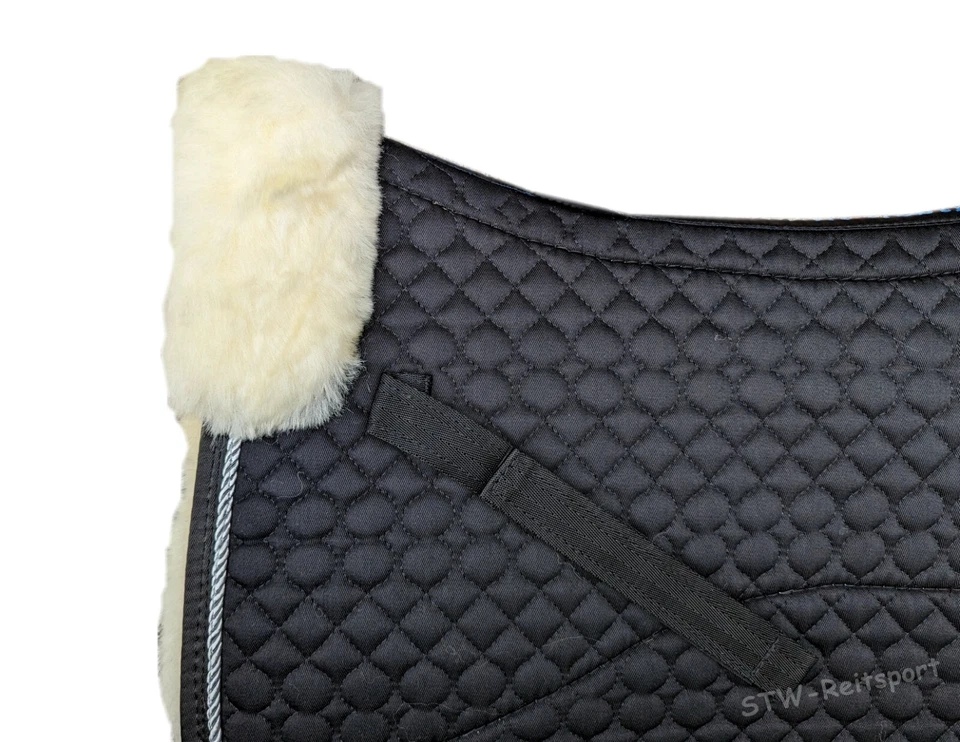 Dressur Schabracke, Satteldecke, Lammfell, anatomisch,  schwarz, neu, Kordel - Bild 2 von 4