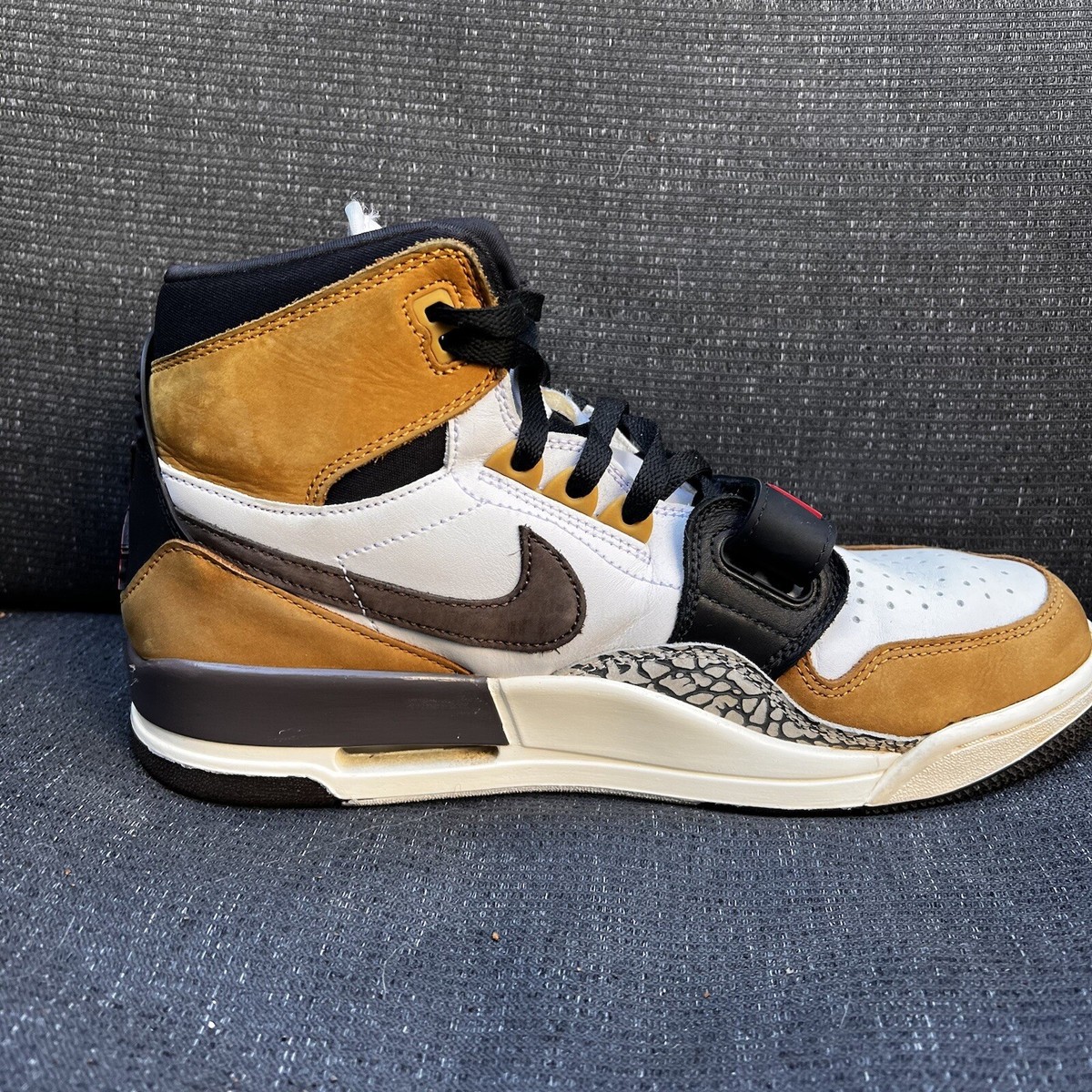 RARE Nike Air Jordan Legacy 312 Rookie Of The Year Mens Shoes