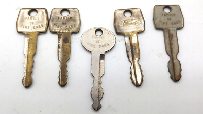 5) Vintage Ford Car Keys Family of Fine Cars (4) + Ford Ford (1
