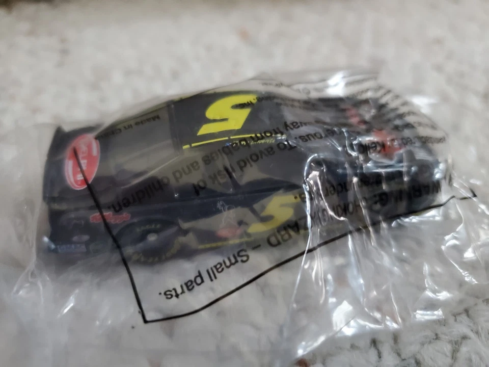 Coche fundido a presión Kellog's Mail Away 1/64 NASCAR #5 Terry Labonte 'The Incredibles'!! Foto 4 de 4