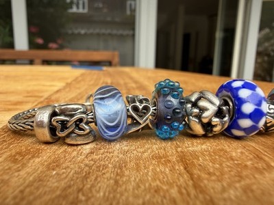 TROLLBEADS Armband blau Thema Liebe Verschluss Spitzen Herzen Liebesschlösser