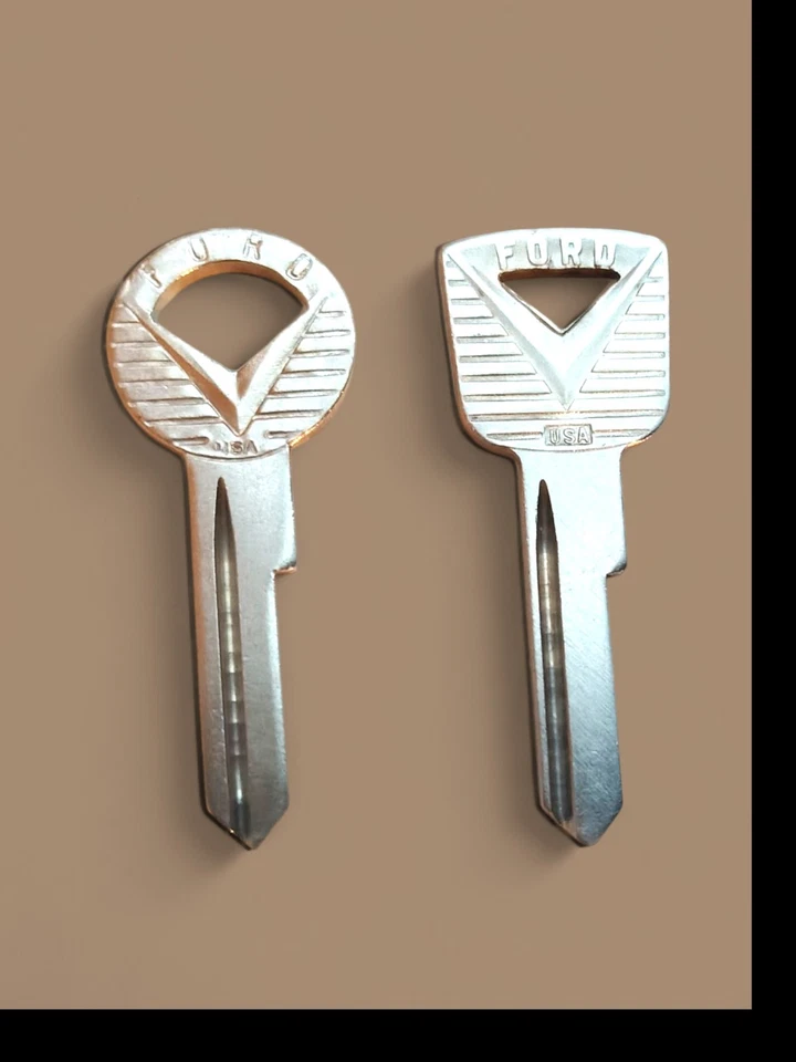 Vintage Keyblank Ford, Lincoln Mercury Bronco, Ignition / Door Space H26/H27... - Image 3 of 3