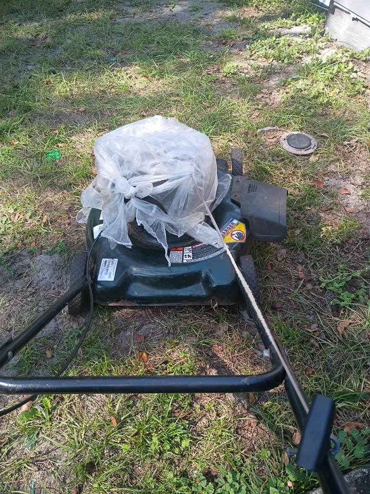 Cortacésped autopropulsado a gasolina 22 pulgadas 201 cc 6 velocidades CVT rueda alta tracción trasera Foto 2 de 4