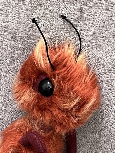 Peluche de hormiga roja corpulenta rara Jellycat retirado - Imagen 3 de 8