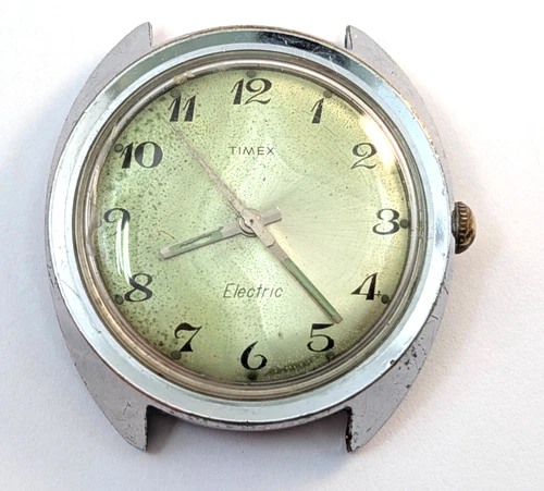 Vintage TIMEX Electric Men's 37mm Quartz Analog Watch Movement PARTS or REPAIR
