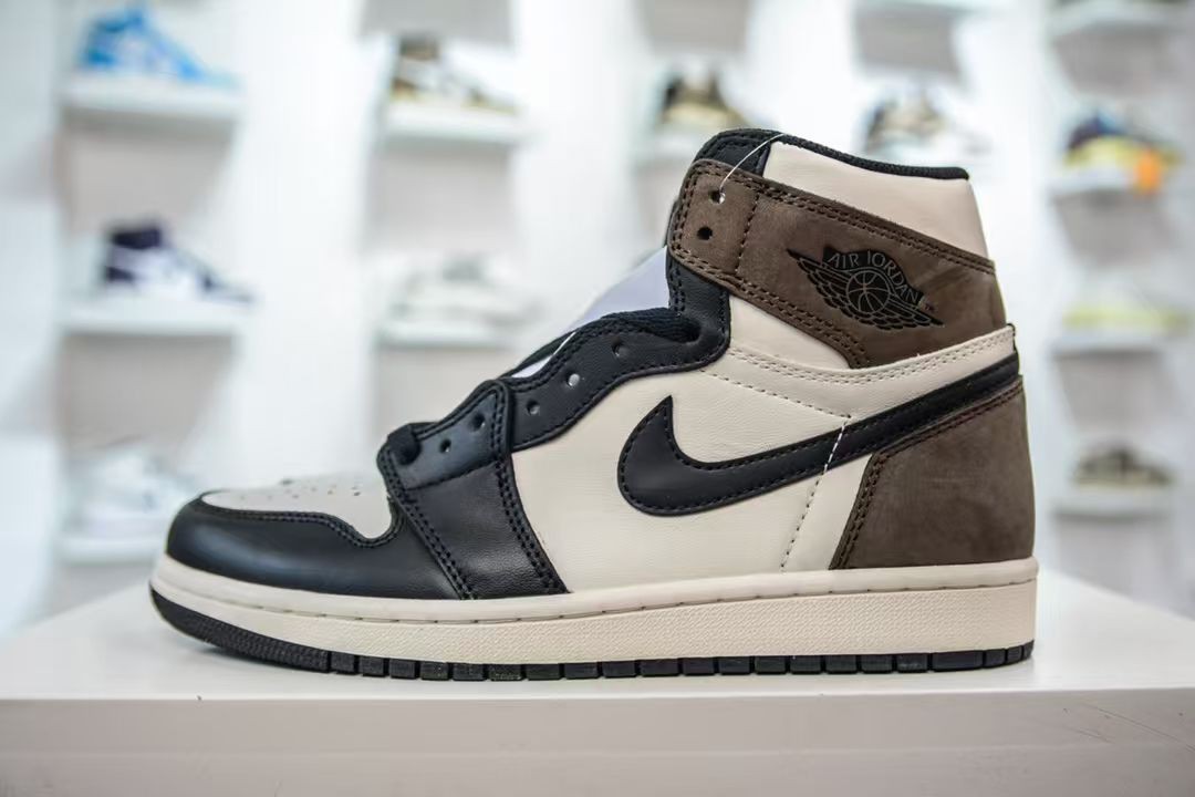 シューズ(男性用) nike air jordan 1 high og dark mocha Size 7 - Jordan 1 Retro OG High Dark Mocha for sale online