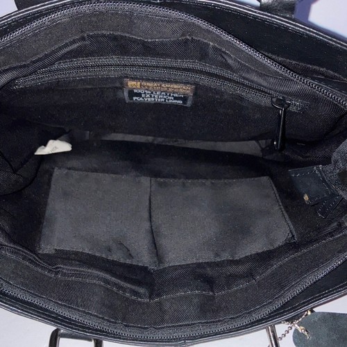 Great American Leatherworks Black Shoulder Bag with Great Pockets - Picture 5 of 13