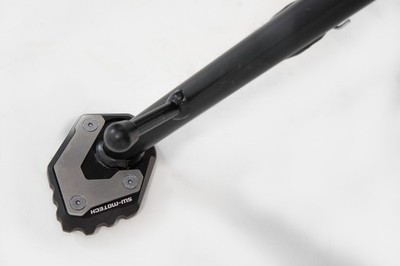 SW-Motech Seitenständerfuß-Verbreiterung Schwarz/Silbern passt für BMW F 750/...