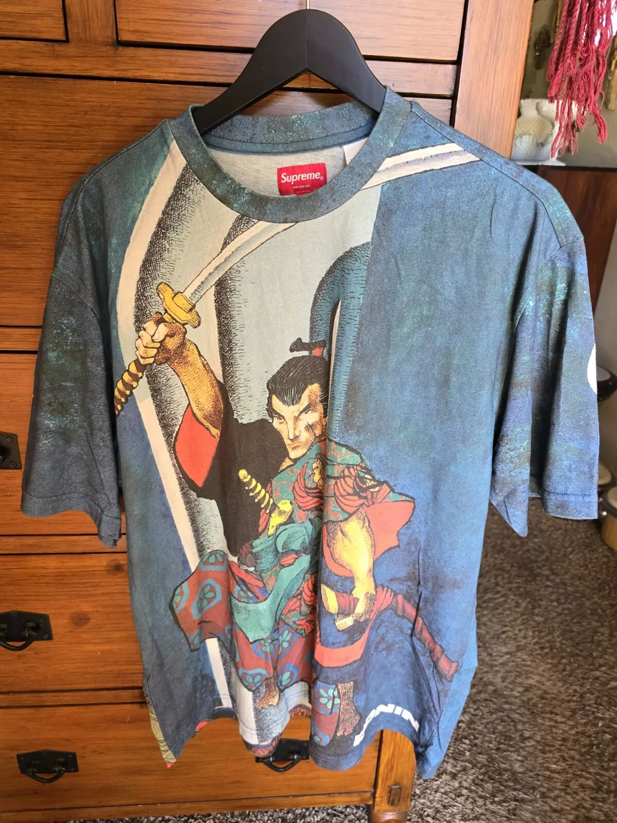 Supreme Ronin Haut homme à manches courtes SS23 taille moyenne