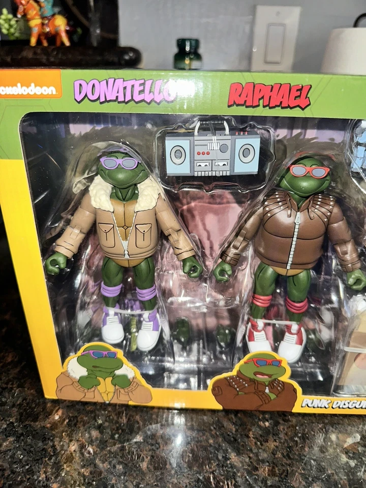 Figura de acción exclusiva NECA TMNT Punk Disguise Turtles 2024 paquete de 4 Foto 2 de 4