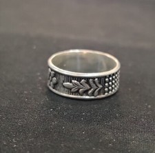 Beautiful And Stylish Handmade 925 Sterling Silver Flower Design Band Ring