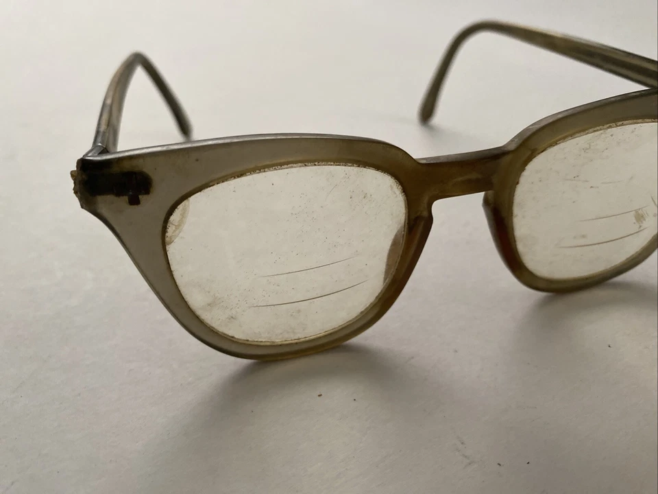 Vtg 1960s Bausch & Lomb Green Horn-Rim Eyeglasses Frames B&L Z37 Read Desc - Image 2 of 4