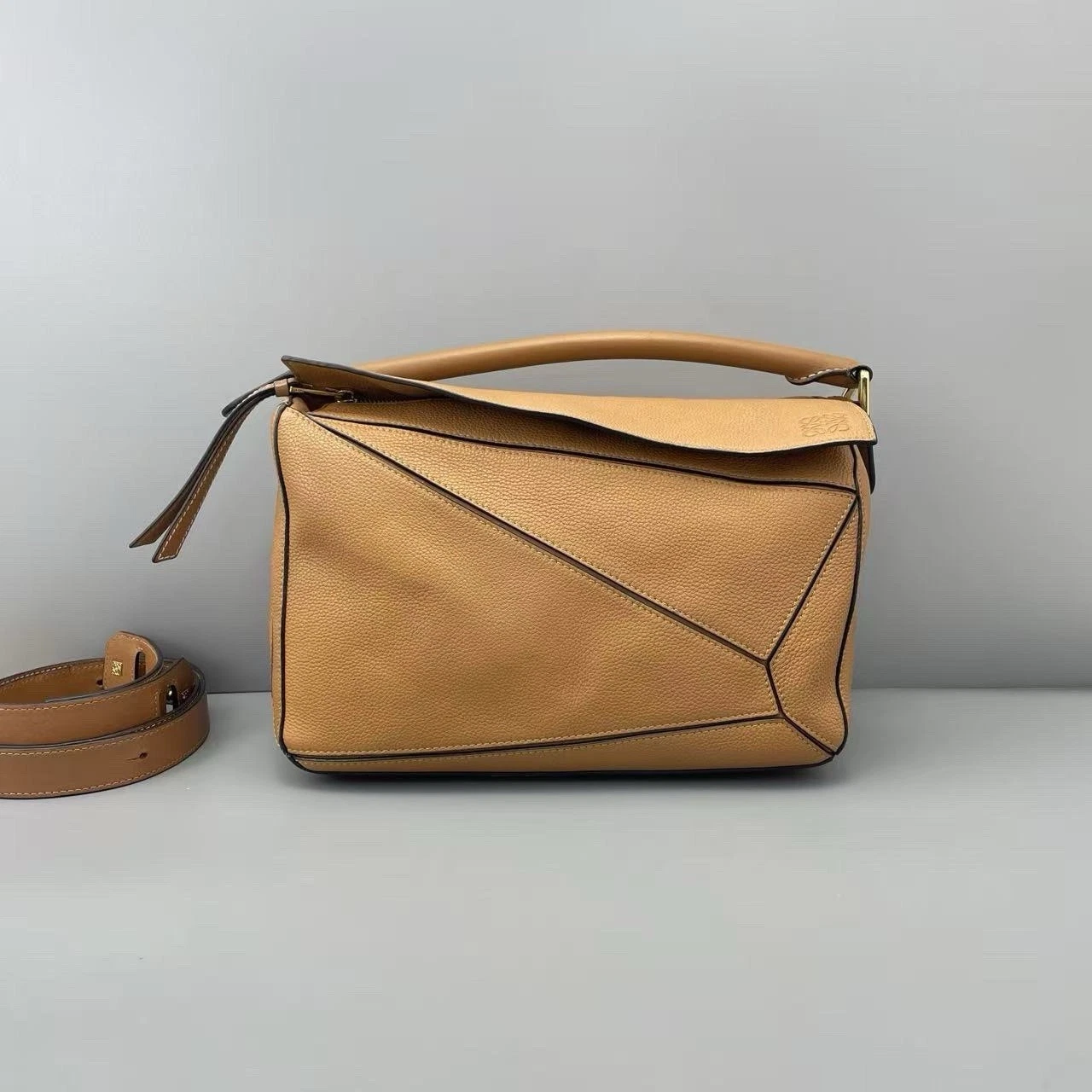 Loewe — Authentic Pre-owned Loewe Puzzle Medium Tan Grained Leather Crossbody Handbag