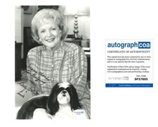 Betty White "The Golden Girls" AUTOGRAPH Signed Autographed 8x10 Photo B ACOA