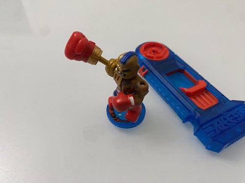 Akedo Ultimate Arcade Warriors Buster Bling Legendäre Figur mit Controller Base - Bild 4 von 8