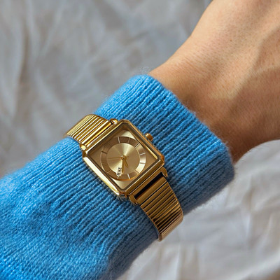 Gold Tone Square Analog Quartz Wristwatch Stainless Bracelet Water Resist
