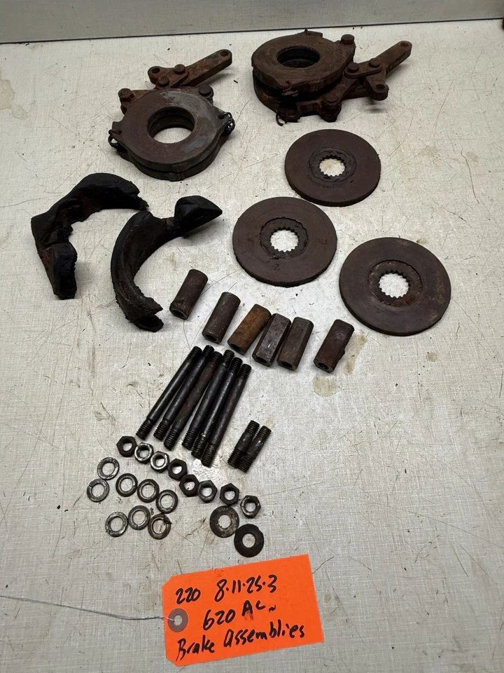 Conjuntos de frenos para tractor Allis Chalmers 620 Powermax Foto 2 de 4