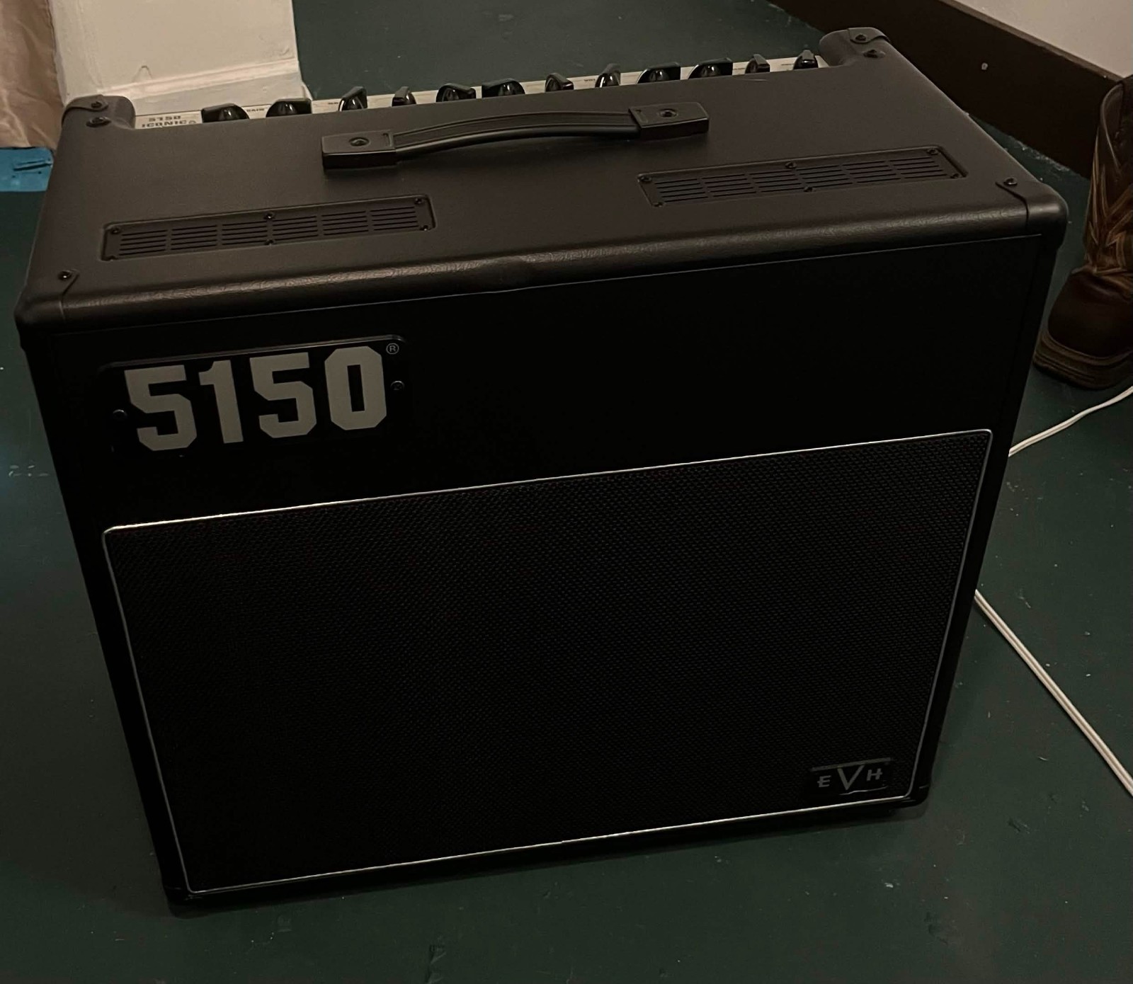 EVH 5150 Iconic Series 40-Watt Combo Amplifier - Black (2257100010)