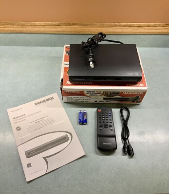 Magnavox DTV Digital to Analog TV Converter Box TB100MW9 with Remote - Used