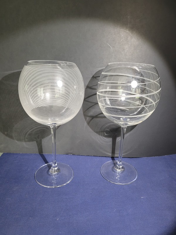 Set of 2 Balloon Wine Glass Spiral Cut Horizontal 9 1/8" MIKASA Cheers Clear