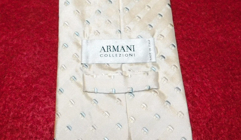 CORBATA ARMANI COLLEZIONI HECHA EN ITALIA CON MOTIVO DE PUNTOS BLANCOS/AZULES - CORBATAS DE DISEÑADOR. Foto 3 de 3