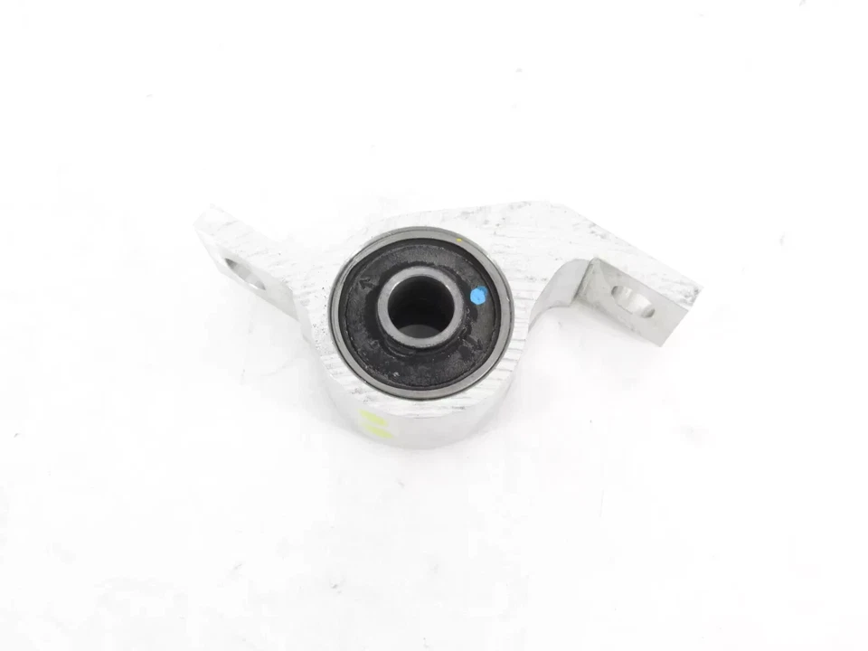 New Genuine OEM Subaru BUSH ASSY R,T/V LLH 20201 FC110 - Image 2 of 3