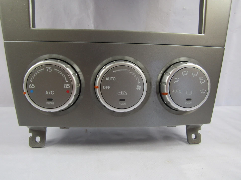 Subaru Forester 2005-2006 luz de peligro control de temperatura con bisel Foto 2 de 4