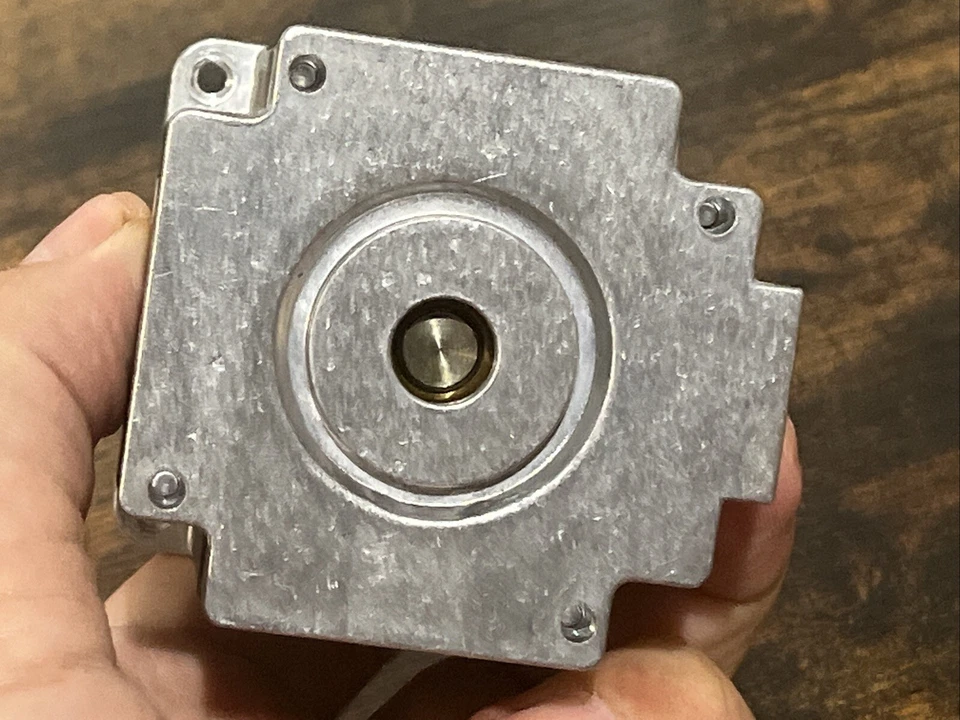 MINEBEA MATSUSHITA  23KM-K102-P1V - STEPPER MOTOR - NEVER USED - GENUINE PART - Image 4 of 4