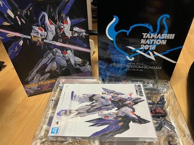 METAL BUILD STRIKE FREEDOM GUNDAM SOUL BLUE Ver. + WING OF LIGHT