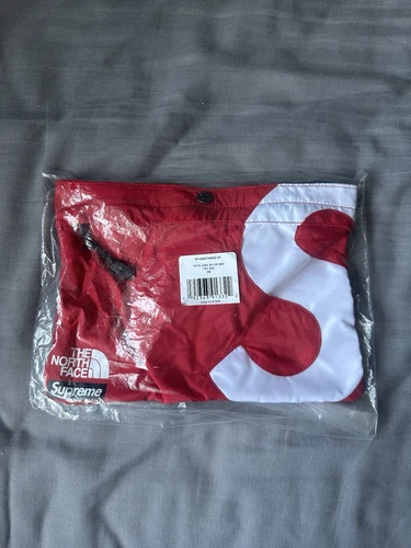Sac à bandoulière Supreme X The North Face logo S Rouge