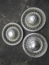 1985-1989 Chrysler 5th Avenue 433 15 Wire Spoke Norris Hubcap Wheel Cover