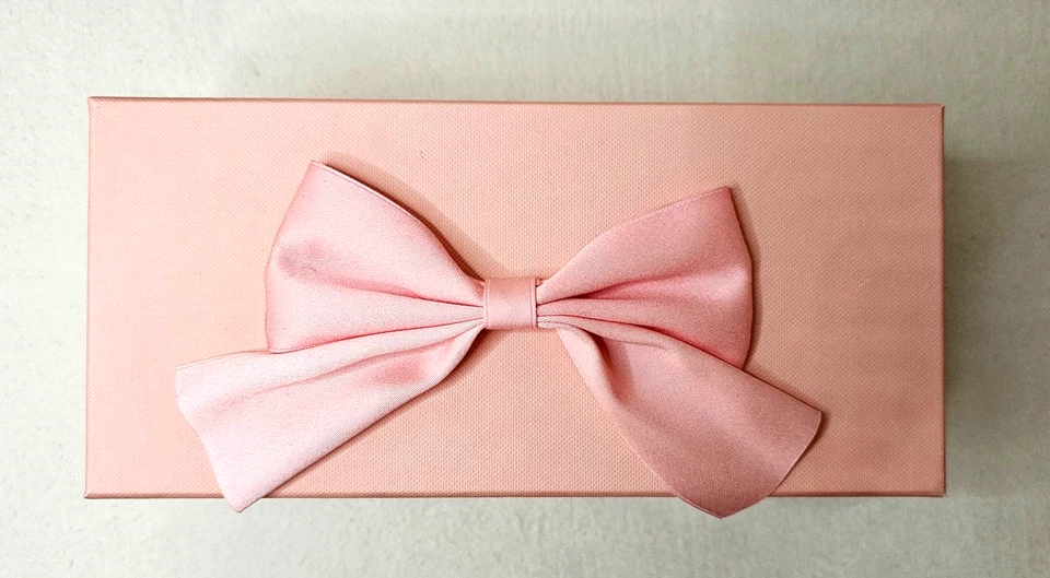 Estojo de óculos de pele rosa Gentle Monster x Jennie com caixa original usado. - Imagem 3 de 4