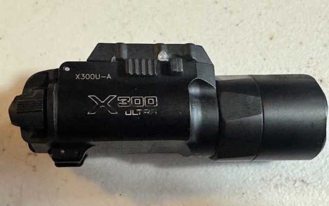 SUREFIRE  X300  ULTRA WEAPON LIGHT, Item 134