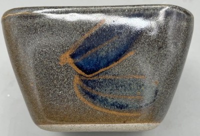 studio pottery ikebana 