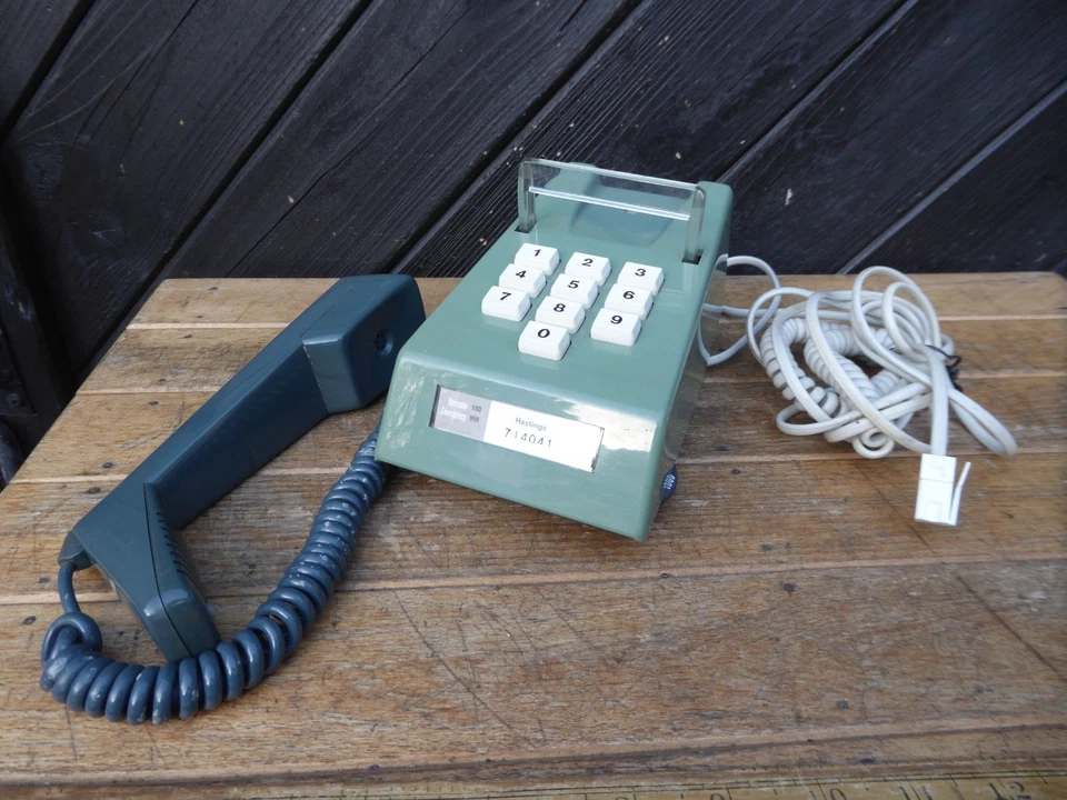 Vintage 1970s era Trimphone . GPO /BT Trimphone in 2 tone Green. Push Button - Image 2 of 4