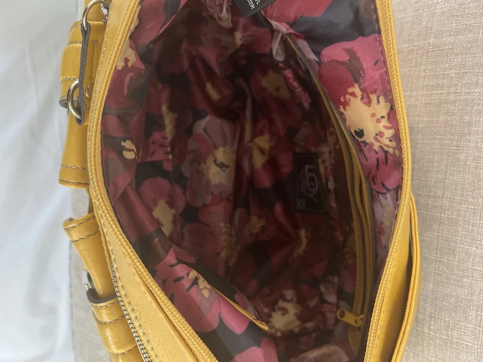 liz Claiborne Vintage Faux Leather Yellow Purse, Floral Print Interior Fabric. - Image 4 of 4
