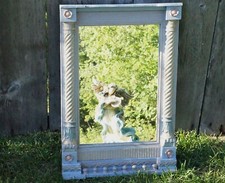 Specchio antico da parete in legno intagliato a mano, fiori intagliati, colonne a spirale, eccentrico