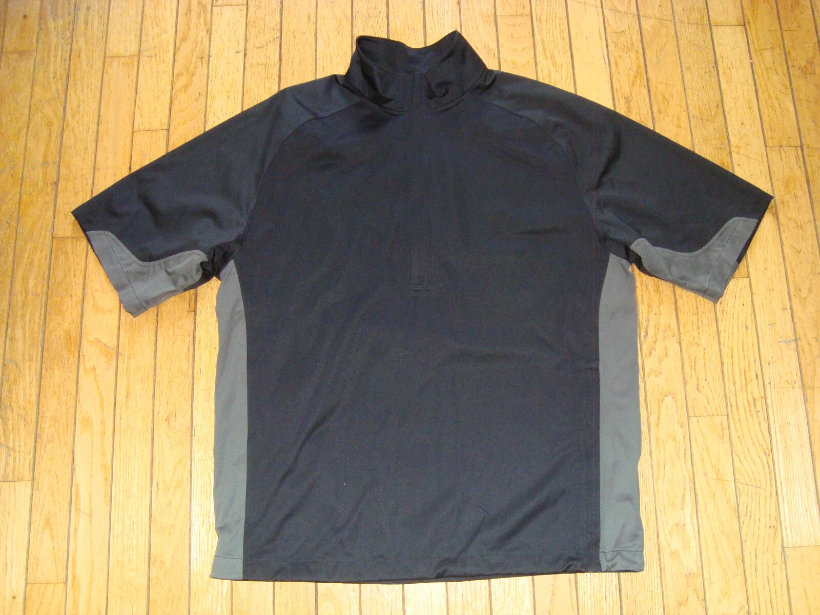 NIKE GOLF STORM FIT MEN'S HALF ZIP SHORTSLEEVES JACKET SIZE LARGE HARDLY WORN!