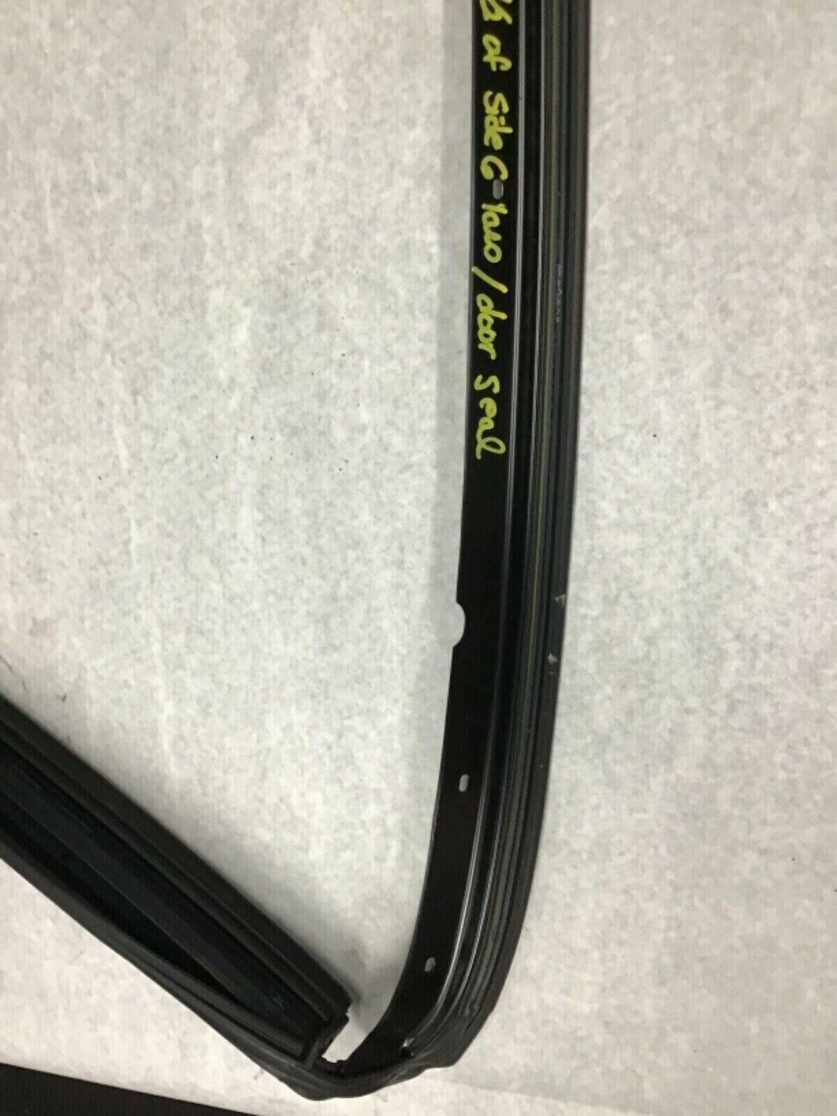 Maserati GranTurismo GranCabrio Outer Convertible Top Front Rubber Seal 83468000