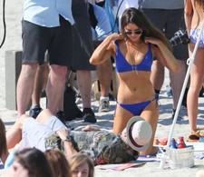 Aubrey Plaza Kneeling On Sand 8x10 Picture Photo Print