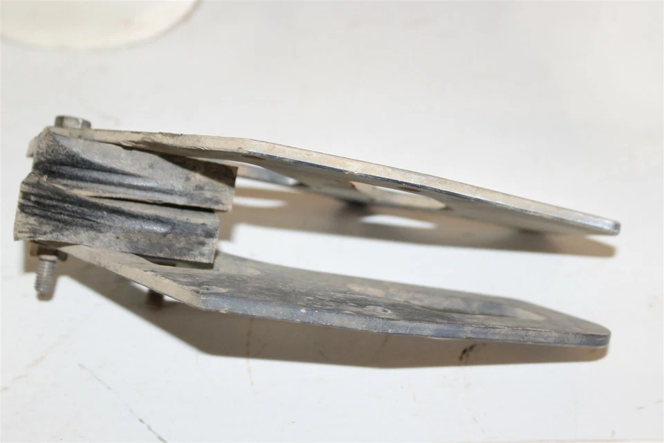 Protector de piñón guía de cadena Yamaha YZ426F MSR 2002  Foto 3 de 3