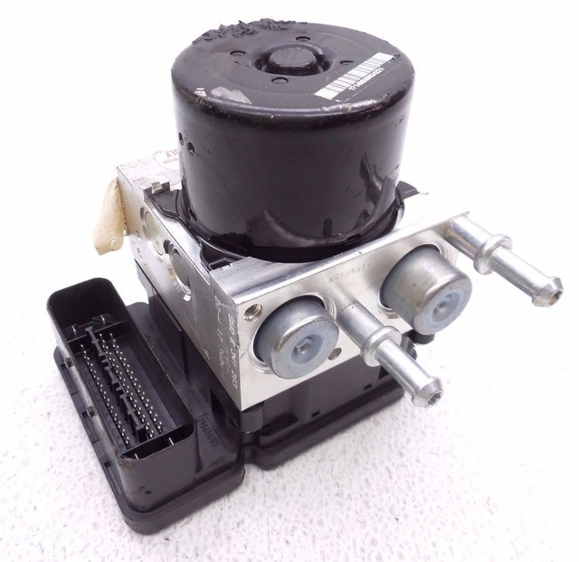 New OEM 2012 Nissan Frontier (4x2) ABS Module 476609BF0A Plug Chipped