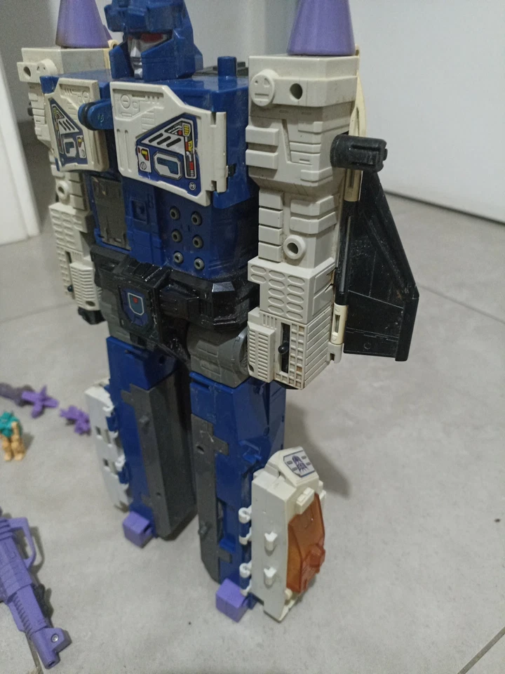 Vintage Transformers G1 Overlord Hasbro Takara - Image 4 of 4