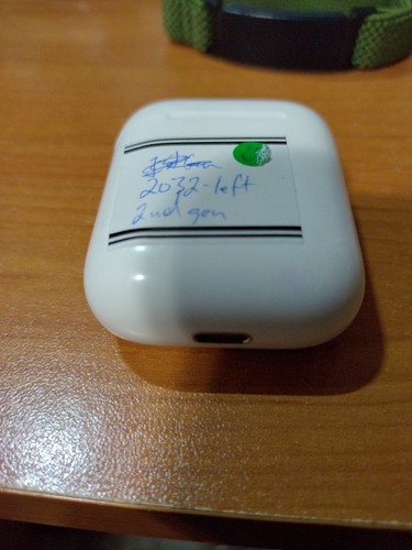 Apple AirPods 2ème génération avec étui de charge - Blanc - Photo 5 sur 8